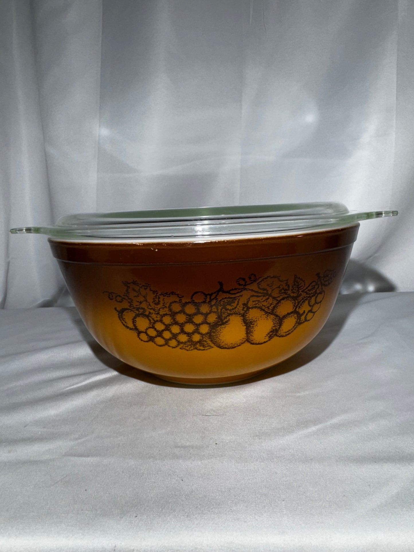 Vintage Pyrex Old Orchard 2 #403 2.5-Quart Mixing Bowls with 475-C26 Glass Lid