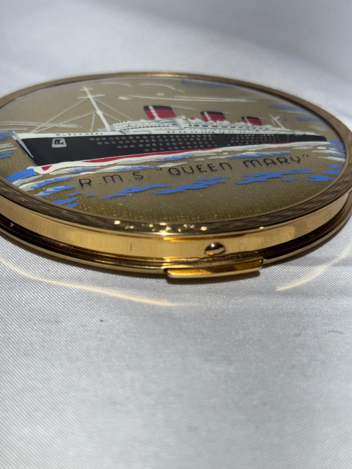 Vintage Stratton Powder Compact – R.M.S. Queen Mary – Circa 1950s – Complete with Travel Pouch