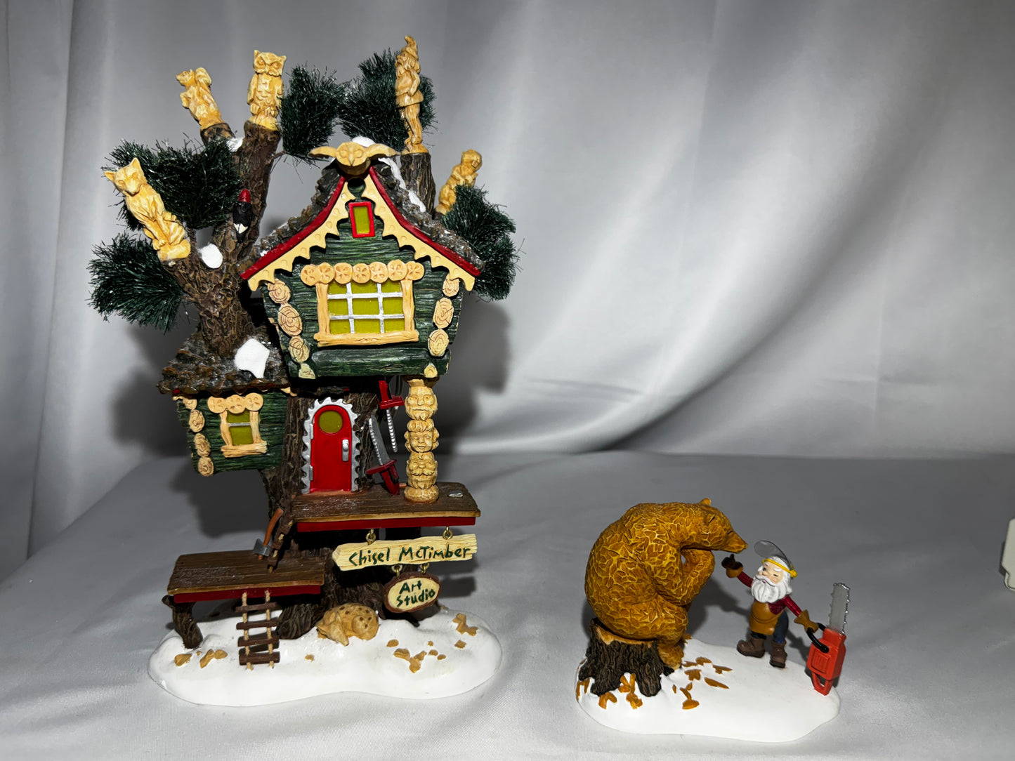 Department 56 North Pole Woods “Chisel McTimber Art Studio”