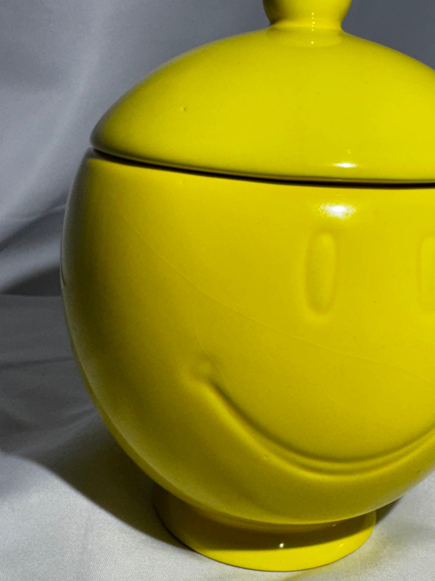 Vintage Teleflora Smiley Face Mug w/Lid Yellow Ceramic Retro Be Happy