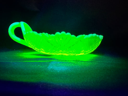 Vintage Davidson Primrose Pearline Uranium Glass Relish/nappy Dish– Lords & Ladies