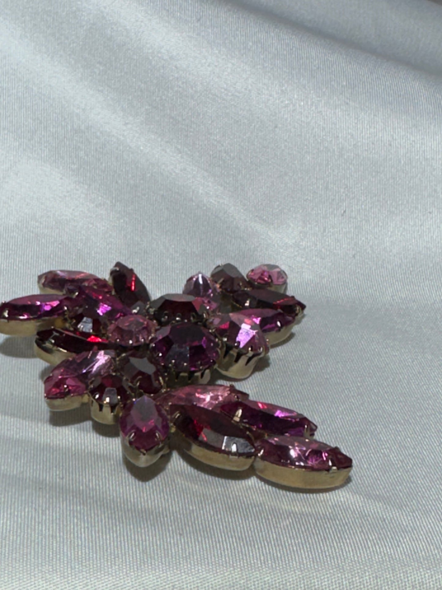 Vintage Pink & Red Rhinestone Cluster Spray Brooch – Mid-Century Costume Jewelry