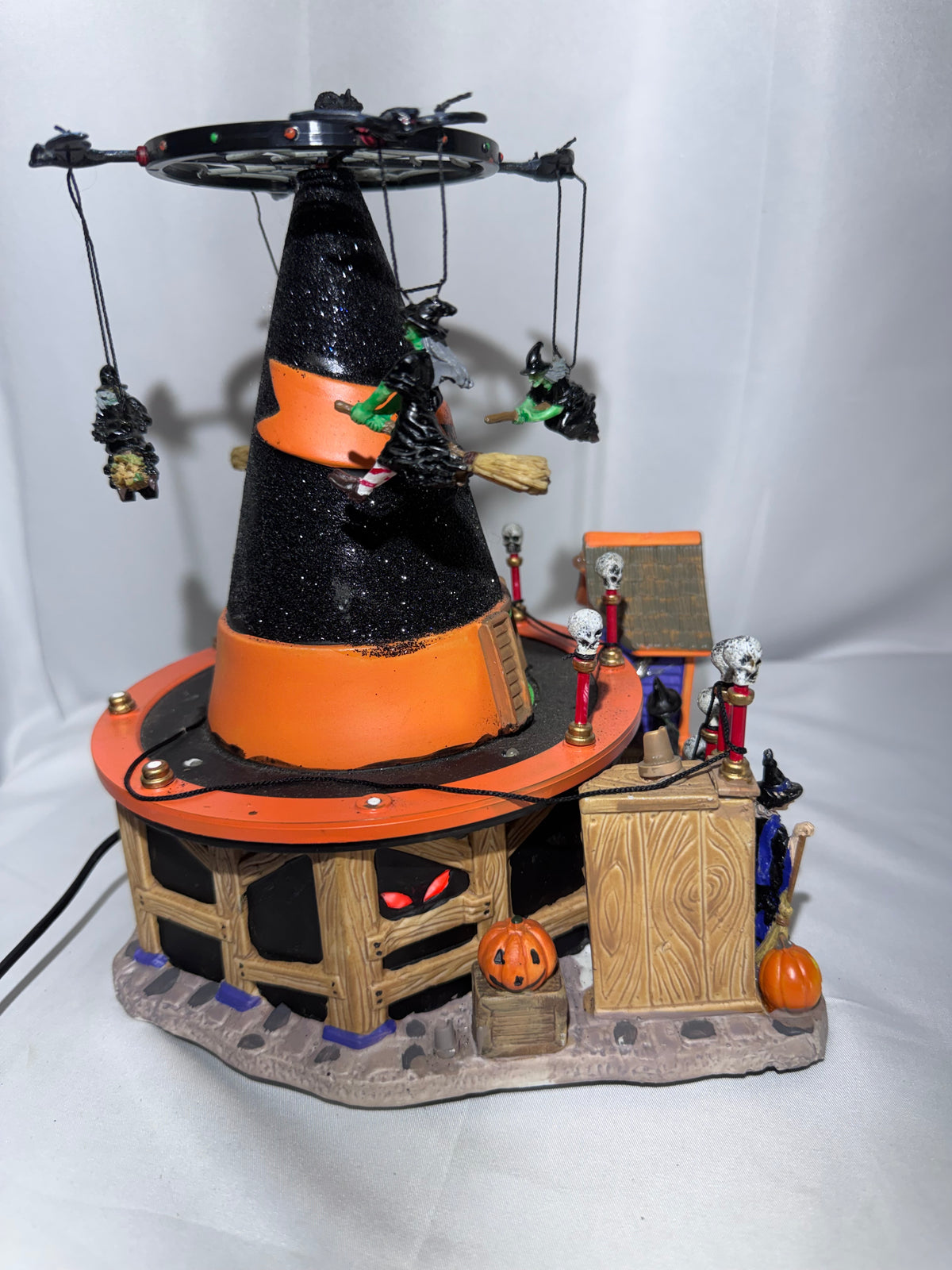 Lemax Spooky Town Witch’s Hat Carnival Ride #84744 – Retired 2008 – Halloween Village