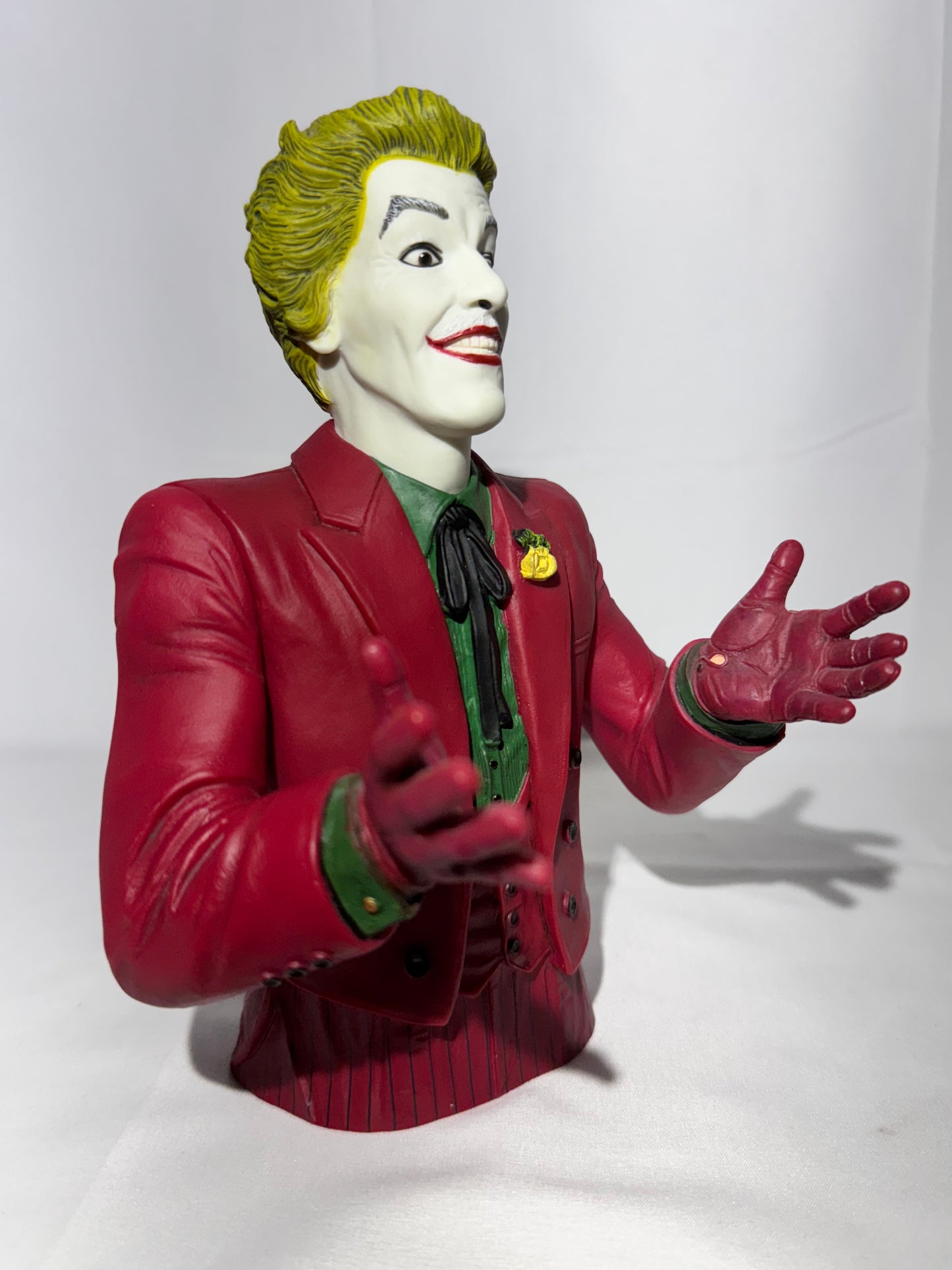 1966 Batman TV Series Joker 8” Vinyl Bank – Designed by Barry Bradfield – DC Comics / Diamond Select Toys