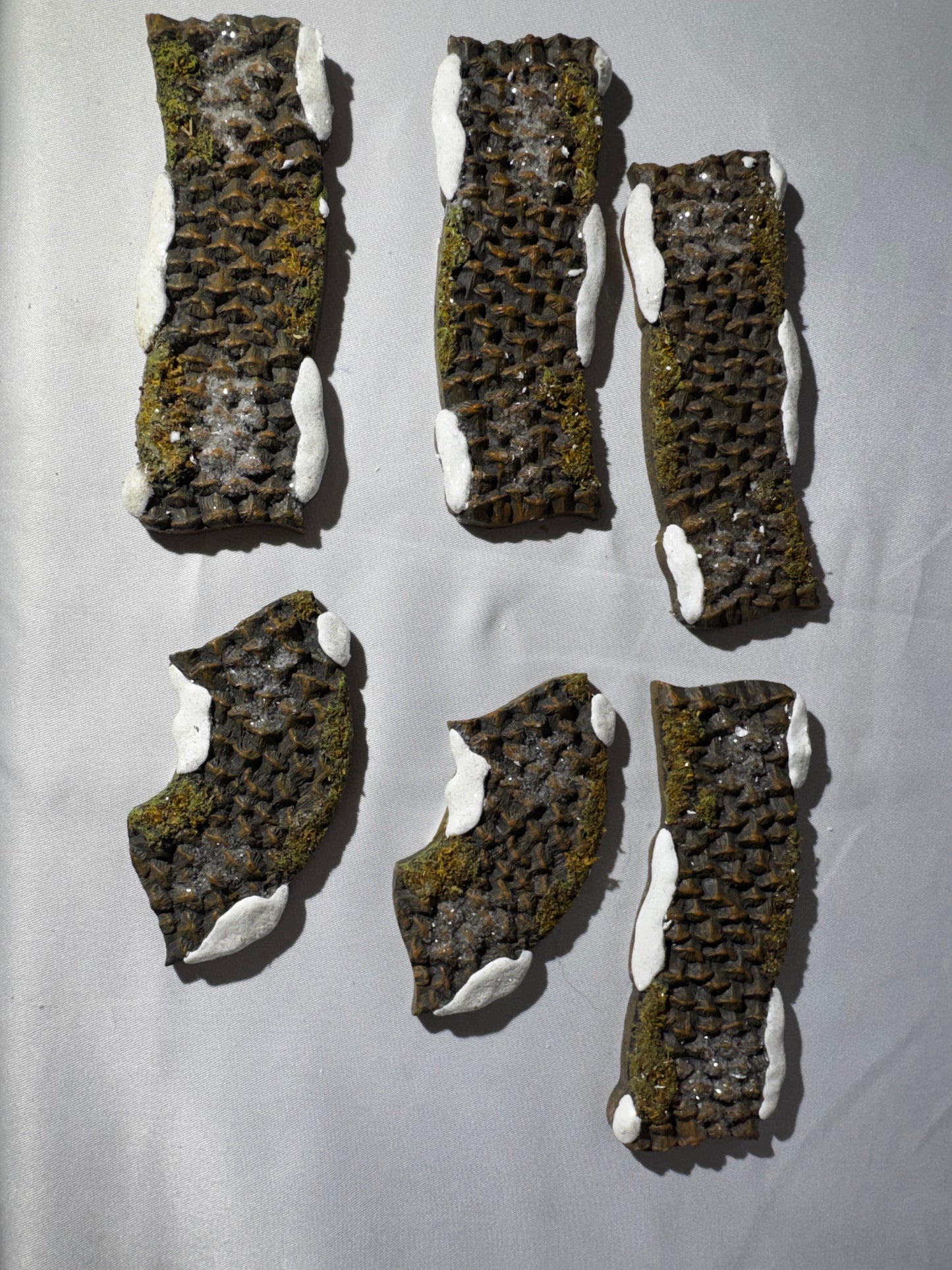 Department 56 North Pole Woods Pinecone Path Village Accessory Set Retired 6 Pc