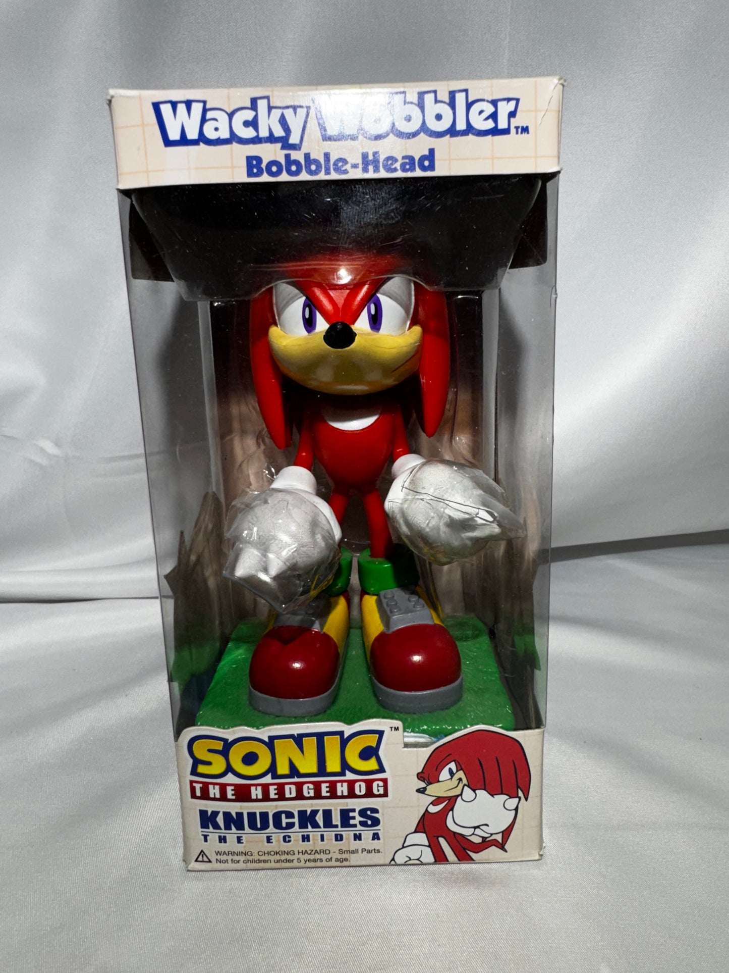 Funko Wacky Wobbler Knuckles the Echidna Bobble-Head Sonic the Hedgehog Figure