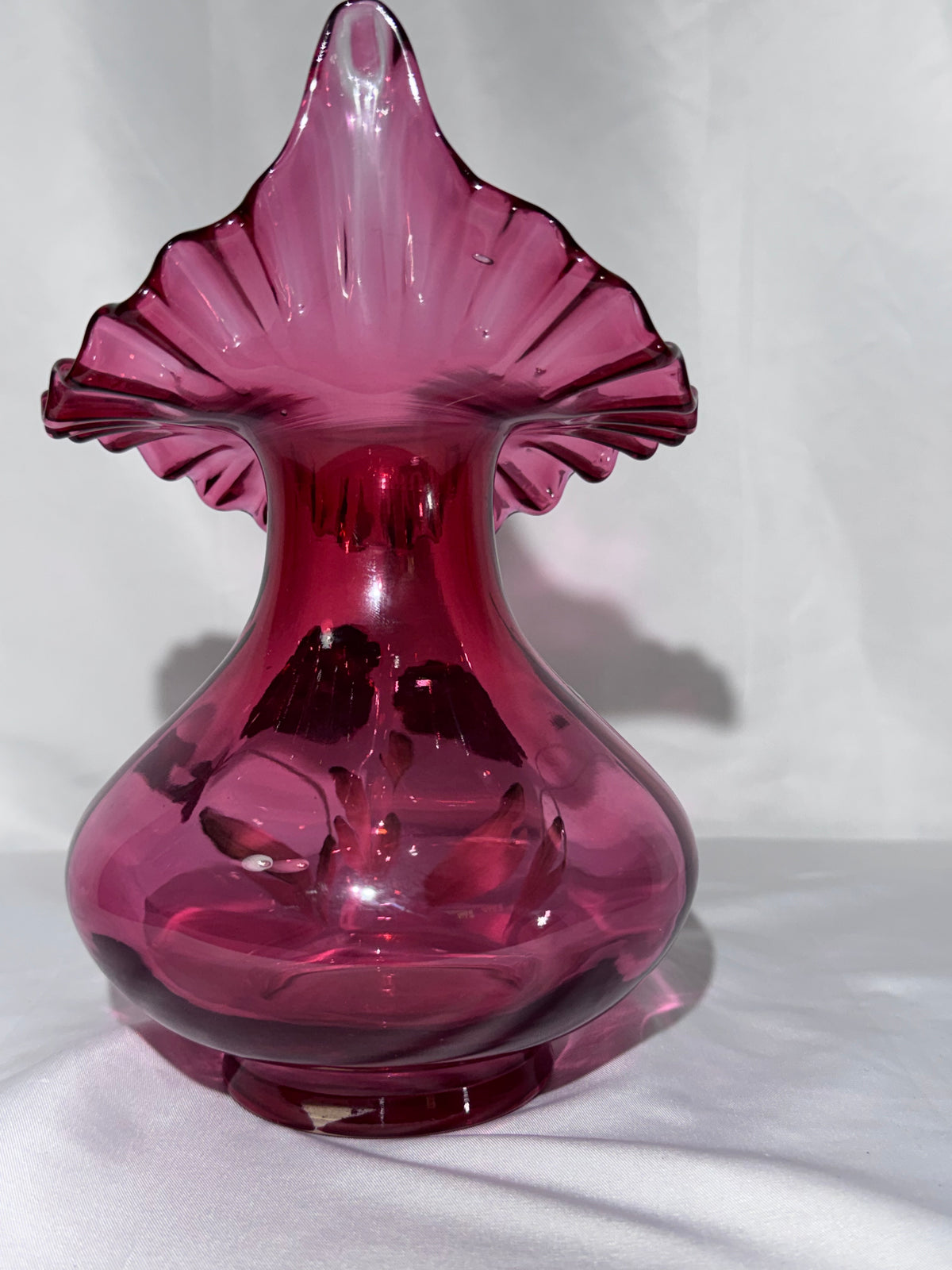 Vintage Fenton Cranberry Jack-in-the-Pulpit Vase – Hand-Painted Pansies – D. Cutshaw – 8.5”