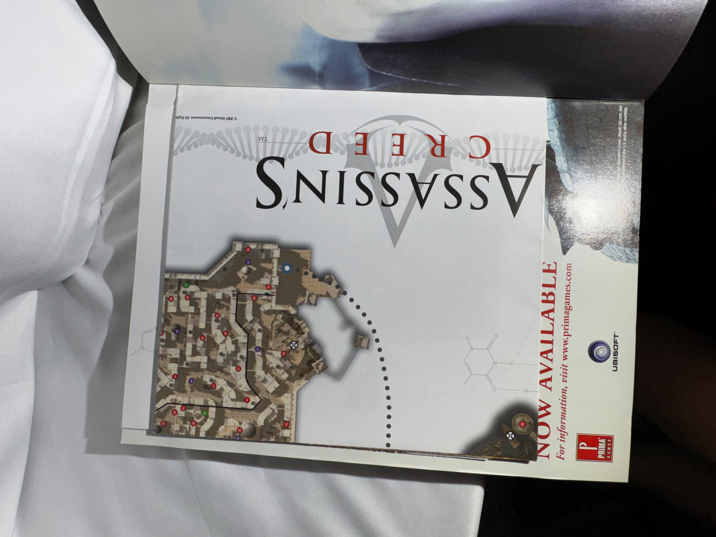 Assassin’s Creed Official Game Guide Prima Games 2007 w/ Pullout Map Poster