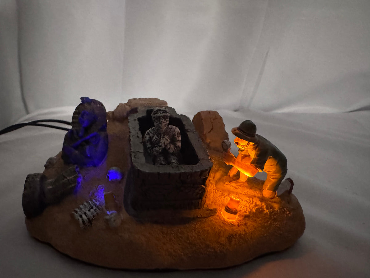 LEMAX Spooky Town The Mummy’s Tomb – 2007 Retired Halloween Village