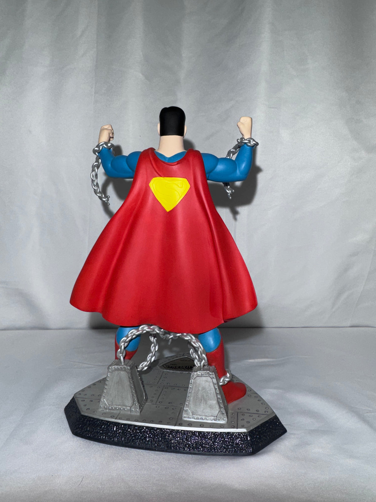 1996 Hallmark DC Super Heroes Golden Age Superman “Man of Steel” Figurine – Limited Edition #13,199/14,500 – Box & COA