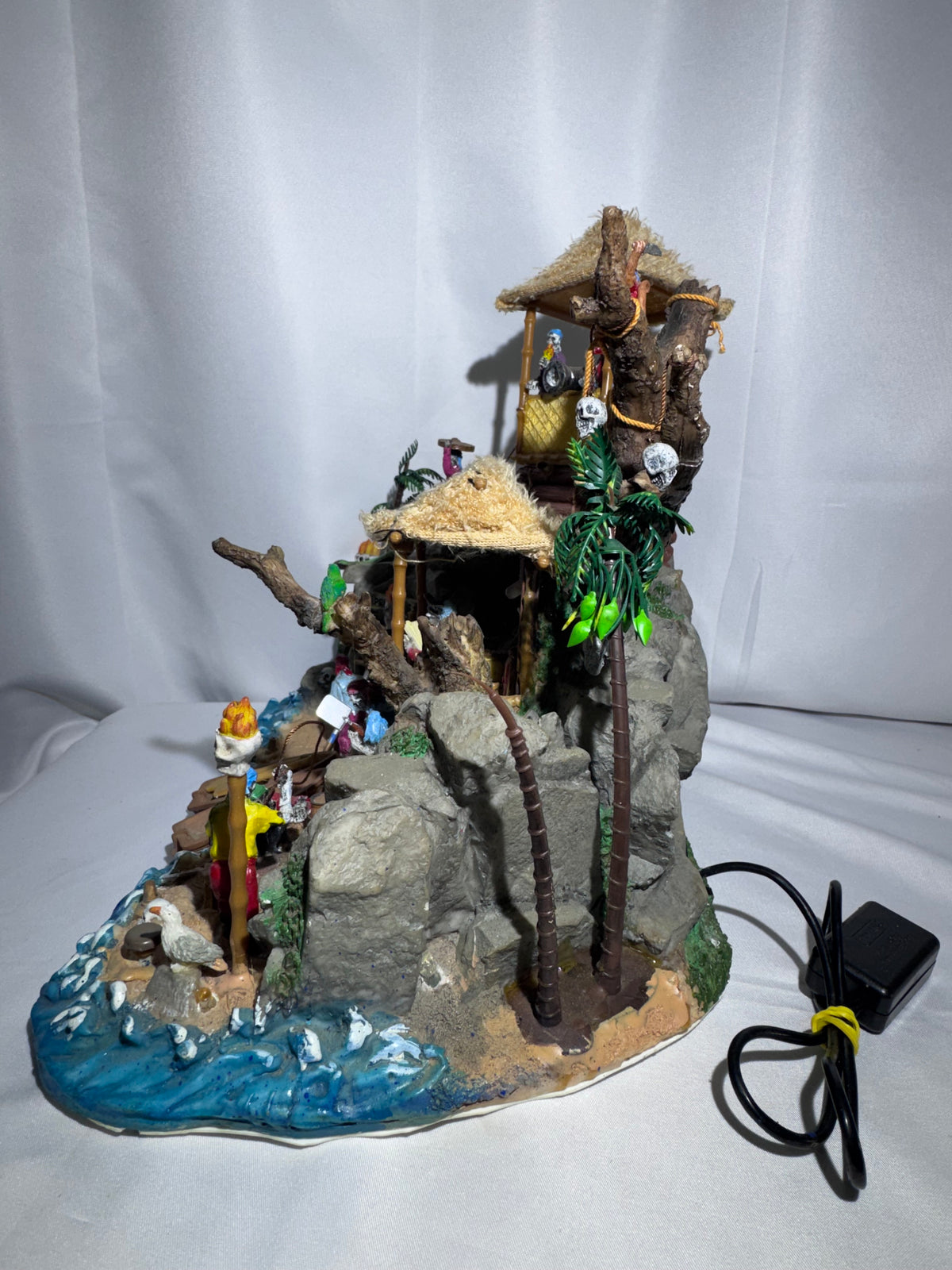 Lemax Spooky Town Pirates’ Hideout #84764 — Retired 2008 Halloween Village