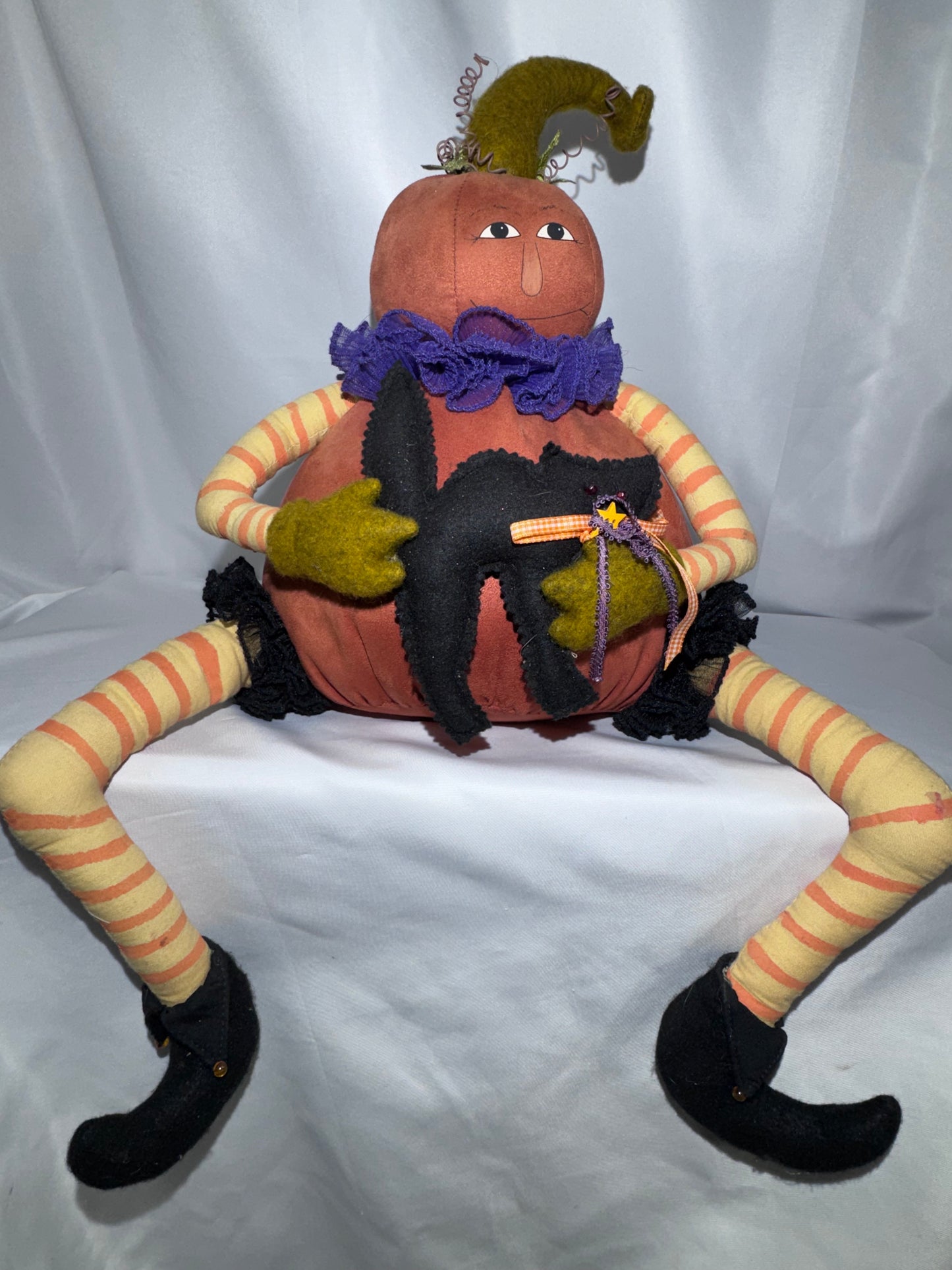 19” Primitive Folk Art Pumpkin Shelf Sitter – Halloween Décor