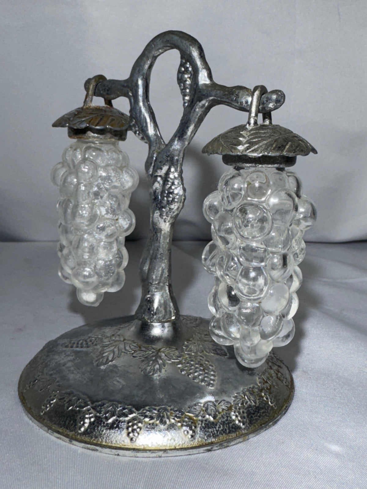 Vintage Clear Glass Hanging Grape Salt & Pepper Shaker Set w/ Metal Tree Stand – Made in Japan