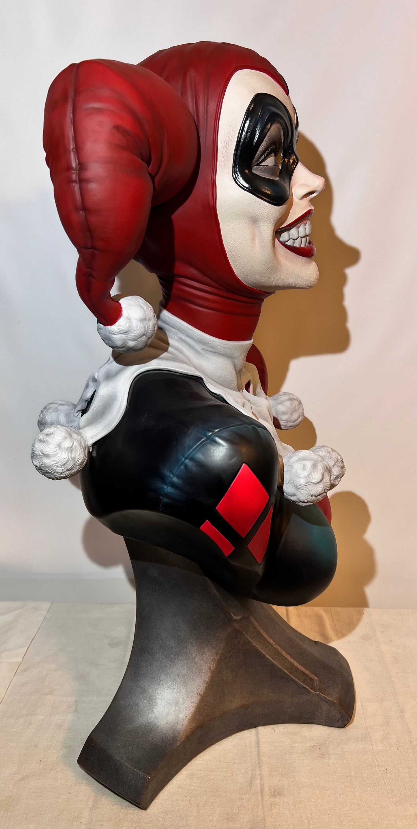 Harley Quinn- 28 1/2” Life Size Bust - Side Show - Limited Edition - Realistic- Hand Painted- Batman - Villain