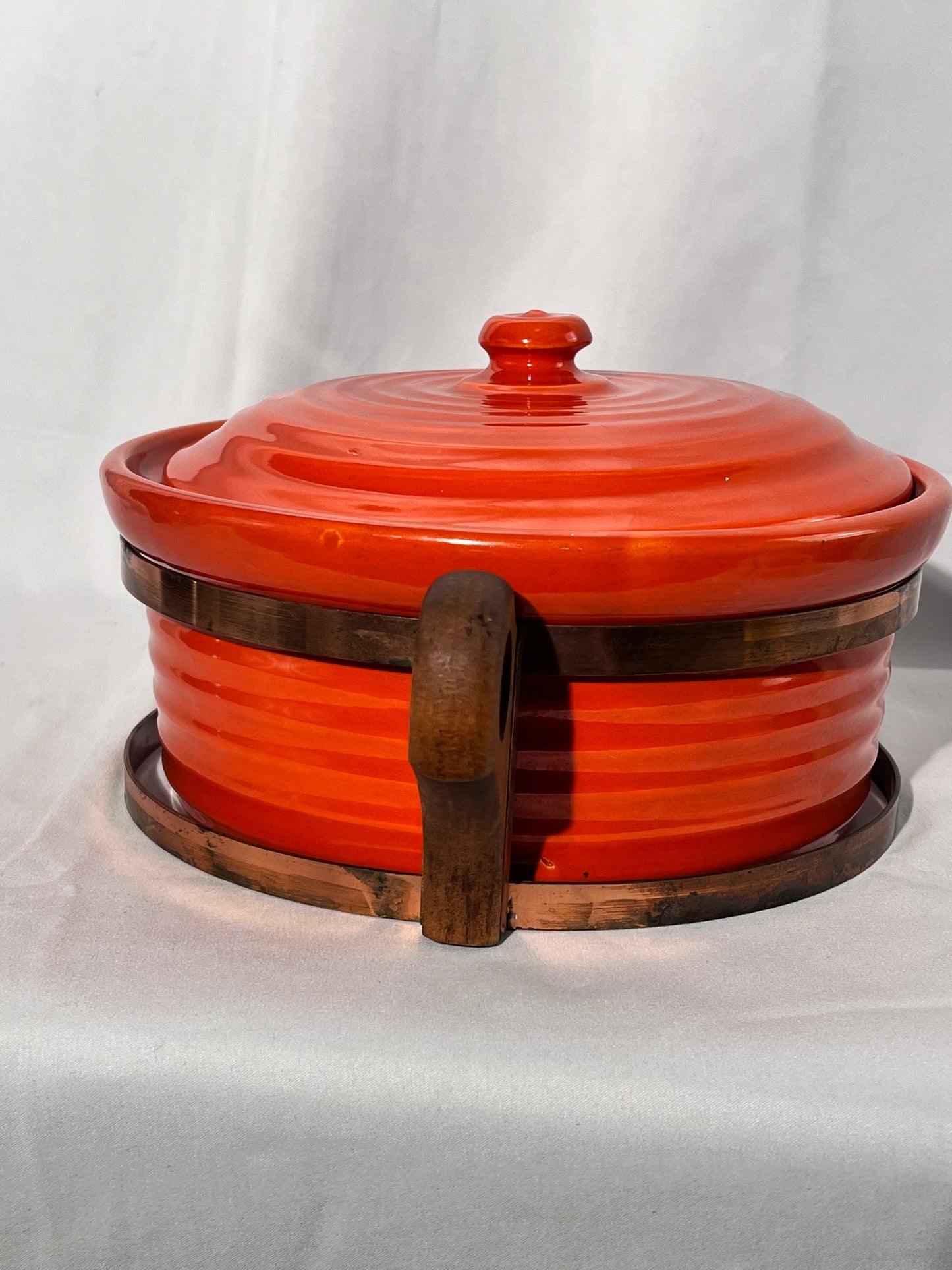 Bauer pottery- Los Angeles- 9 1/2” casserole - copper stand with wooden handles- Vintage - Orange