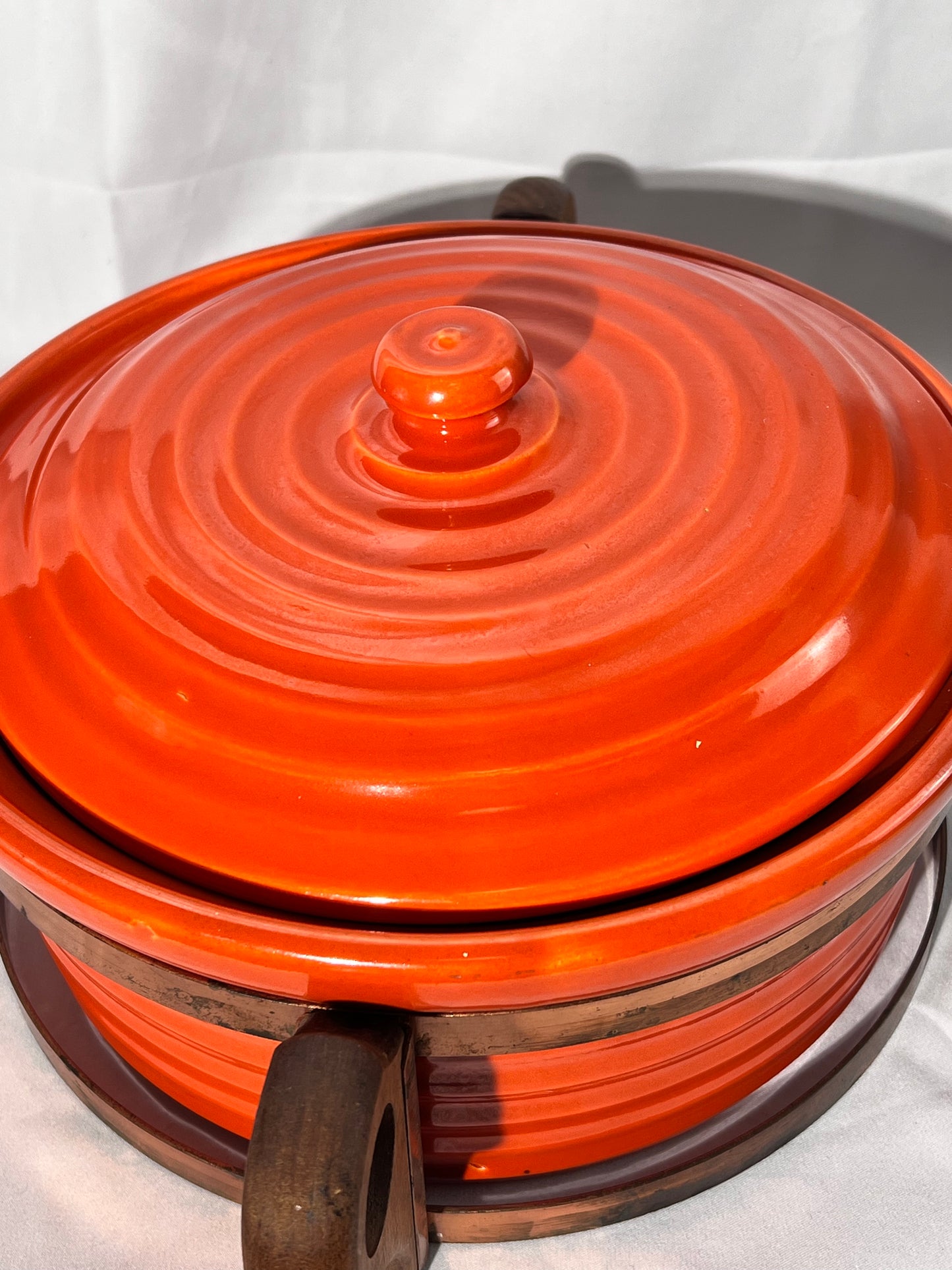 Bauer pottery- Los Angeles- 9 1/2” casserole - copper stand with wooden handles- Vintage - Orange