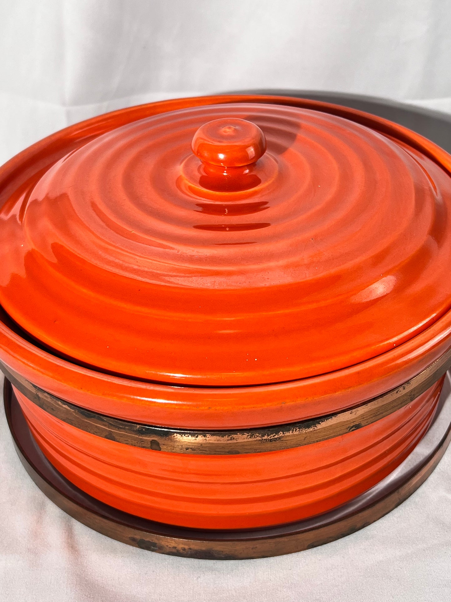 Bauer pottery- Los Angeles- 9 1/2” casserole - copper stand with wooden handles- Vintage - Orange