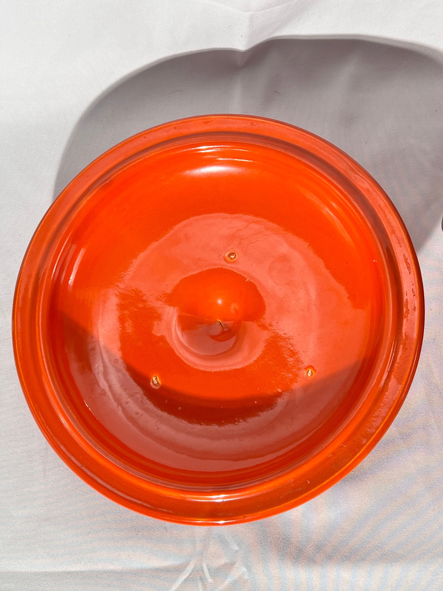 Bauer pottery- Los Angeles- 9 1/2” casserole - copper stand with wooden handles- Vintage - Orange
