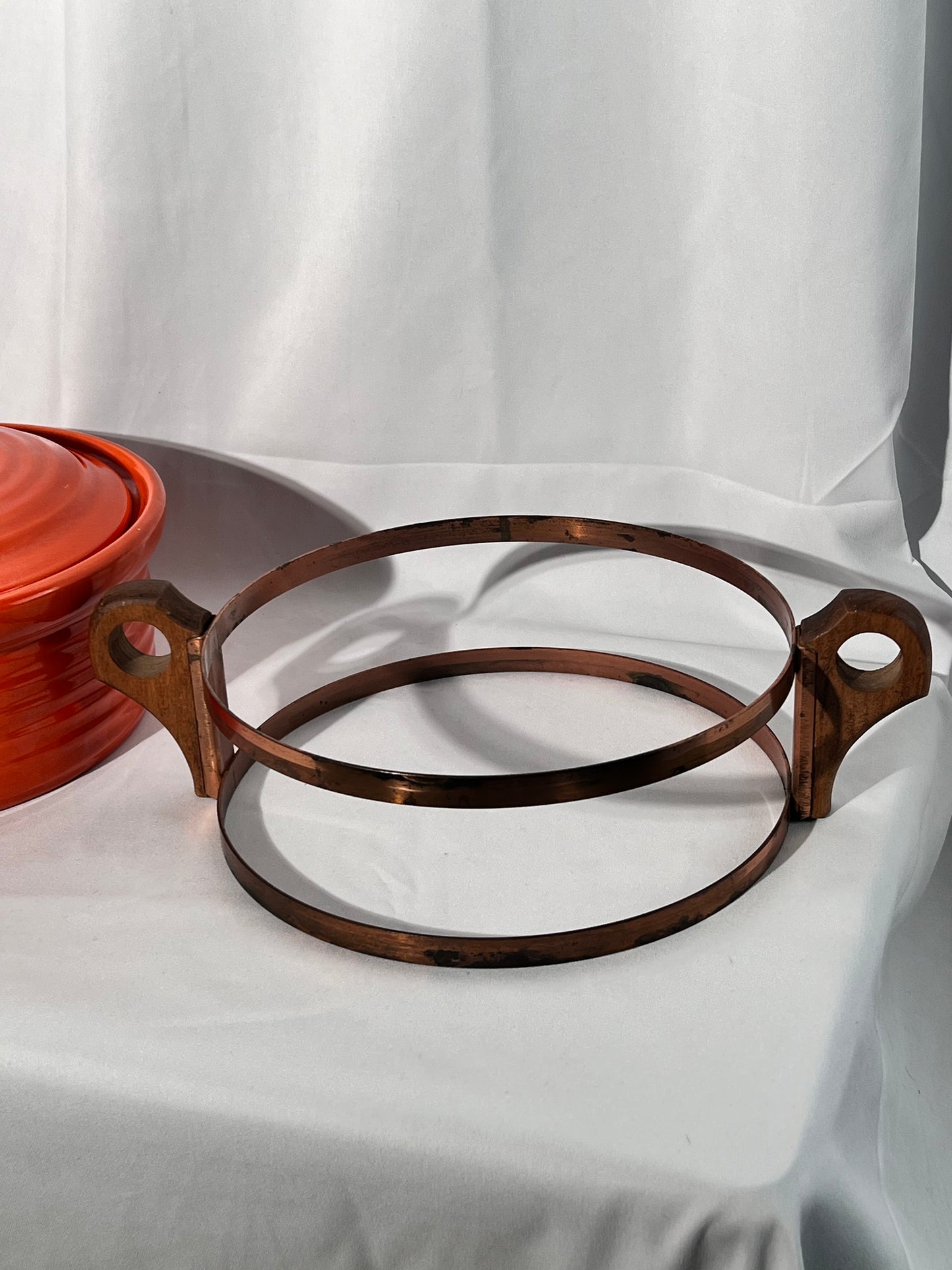 Bauer pottery- Los Angeles- 9 1/2” casserole - copper stand with wooden handles- Vintage - Orange