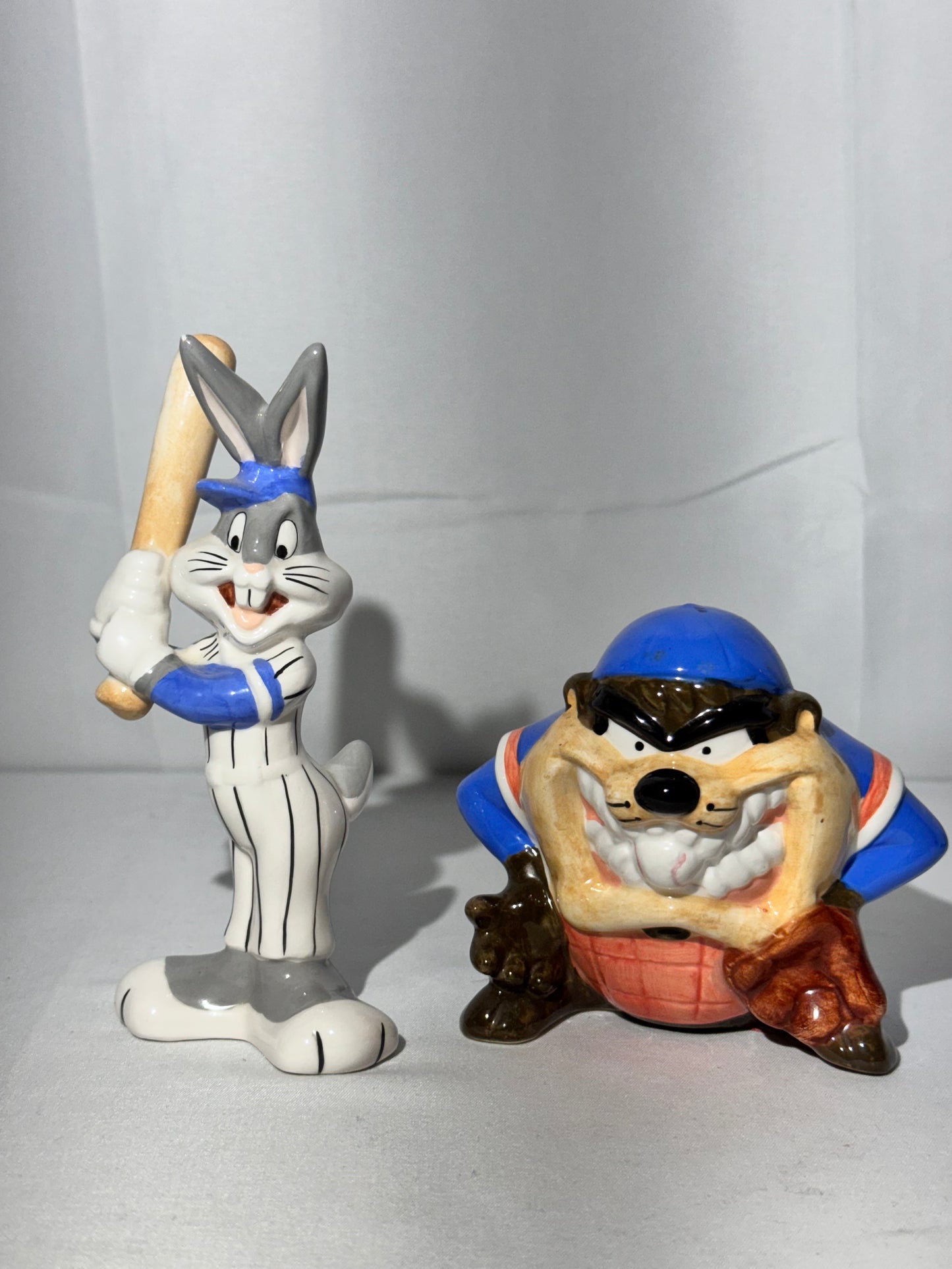 Bugs Bunny & Taz - Salt and Pepper- Baseball- Warner Brothers- Looney Tunes- original box- item number 6206
