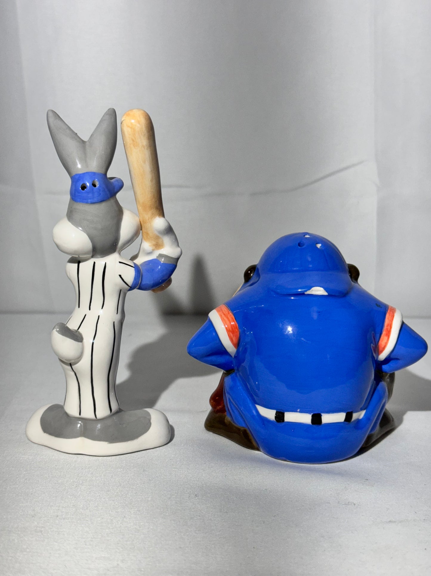 Bugs Bunny & Taz - Salt and Pepper- Baseball- Warner Brothers- Looney Tunes- original box- item number 6206