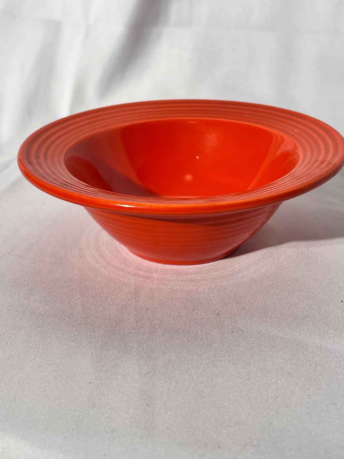 Bauer Pottery- Los Angeles - vintage- orange- 6” Bowl - Ring ware - 5 rings
