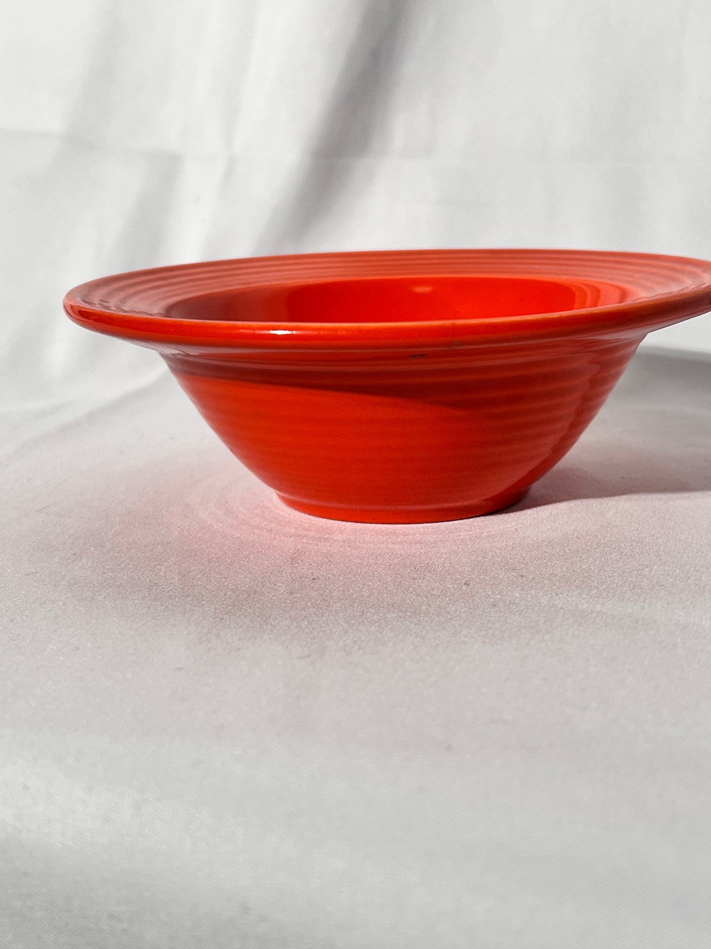 Bauer Pottery- Los Angeles - vintage- orange- 6” Bowl - Ring ware - 5 rings