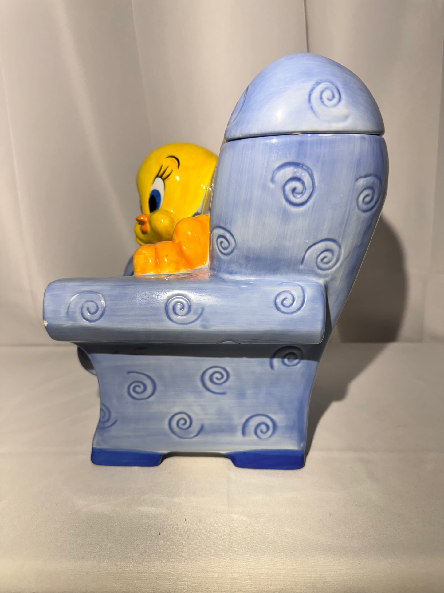 Tweety Bird- Cookie Jar - Warner Brothers- Looney Tunes -1999- Relaxing in blue chair