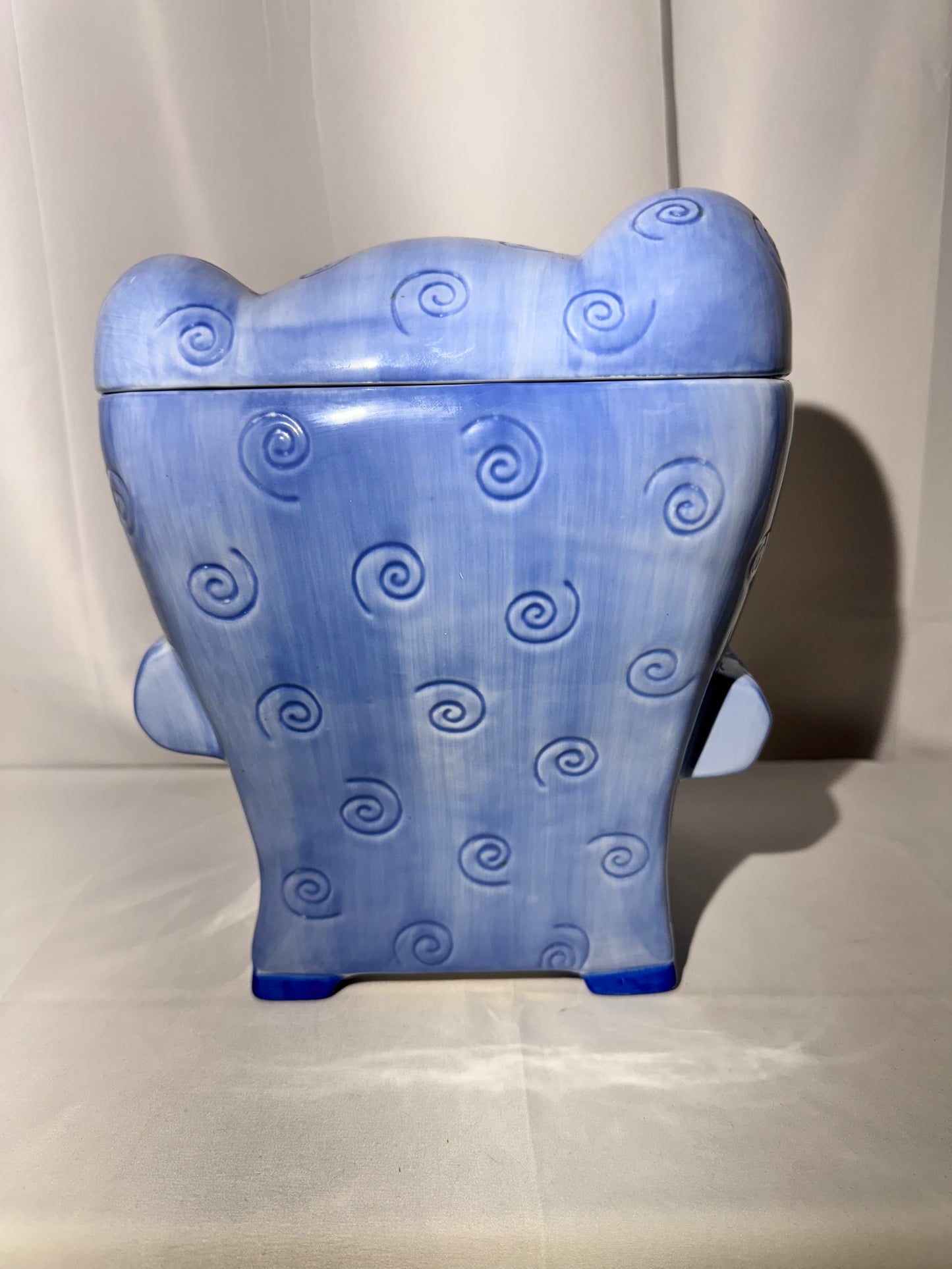 Tweety Bird- Cookie Jar - Warner Brothers- Looney Tunes -1999- Relaxing in blue chair