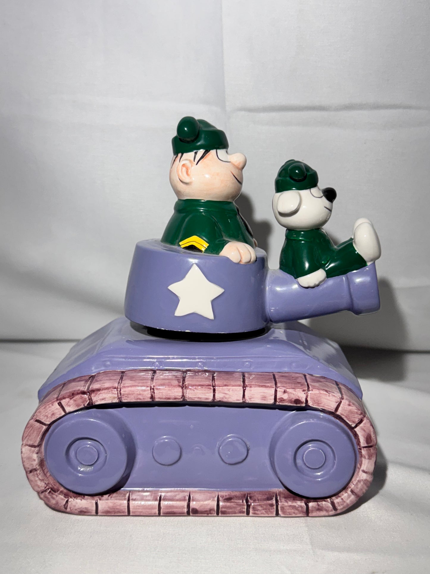 Beatle Bailey - ceramic music box-Sergeant Snorkel and his dog Otto ride in a tank - The Star Spangled Banner - Enesco - Comic -item number 686522