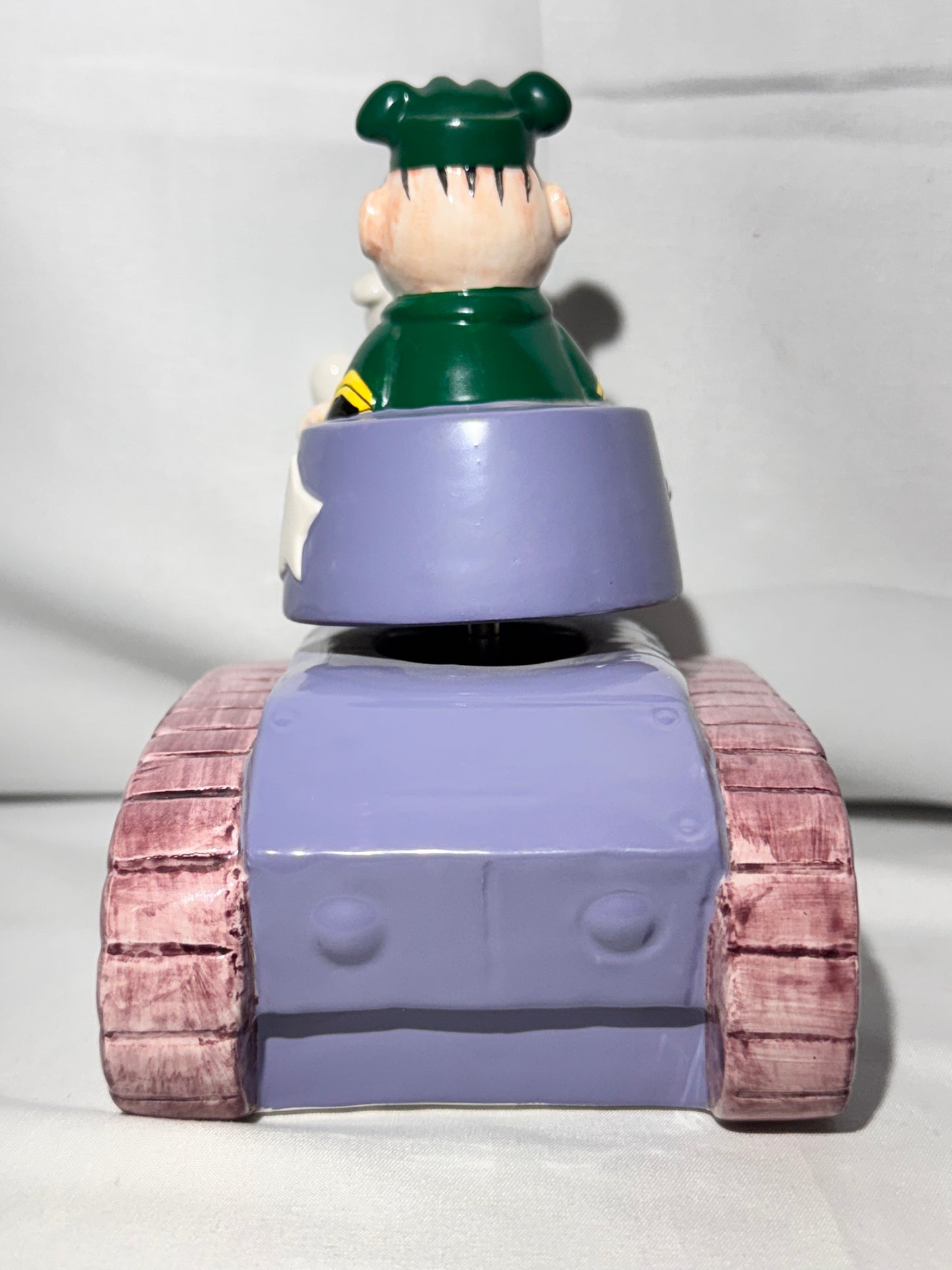 Beatle Bailey - ceramic music box-Sergeant Snorkel and his dog Otto ride in a tank - The Star Spangled Banner - Enesco - Comic -item number 686522
