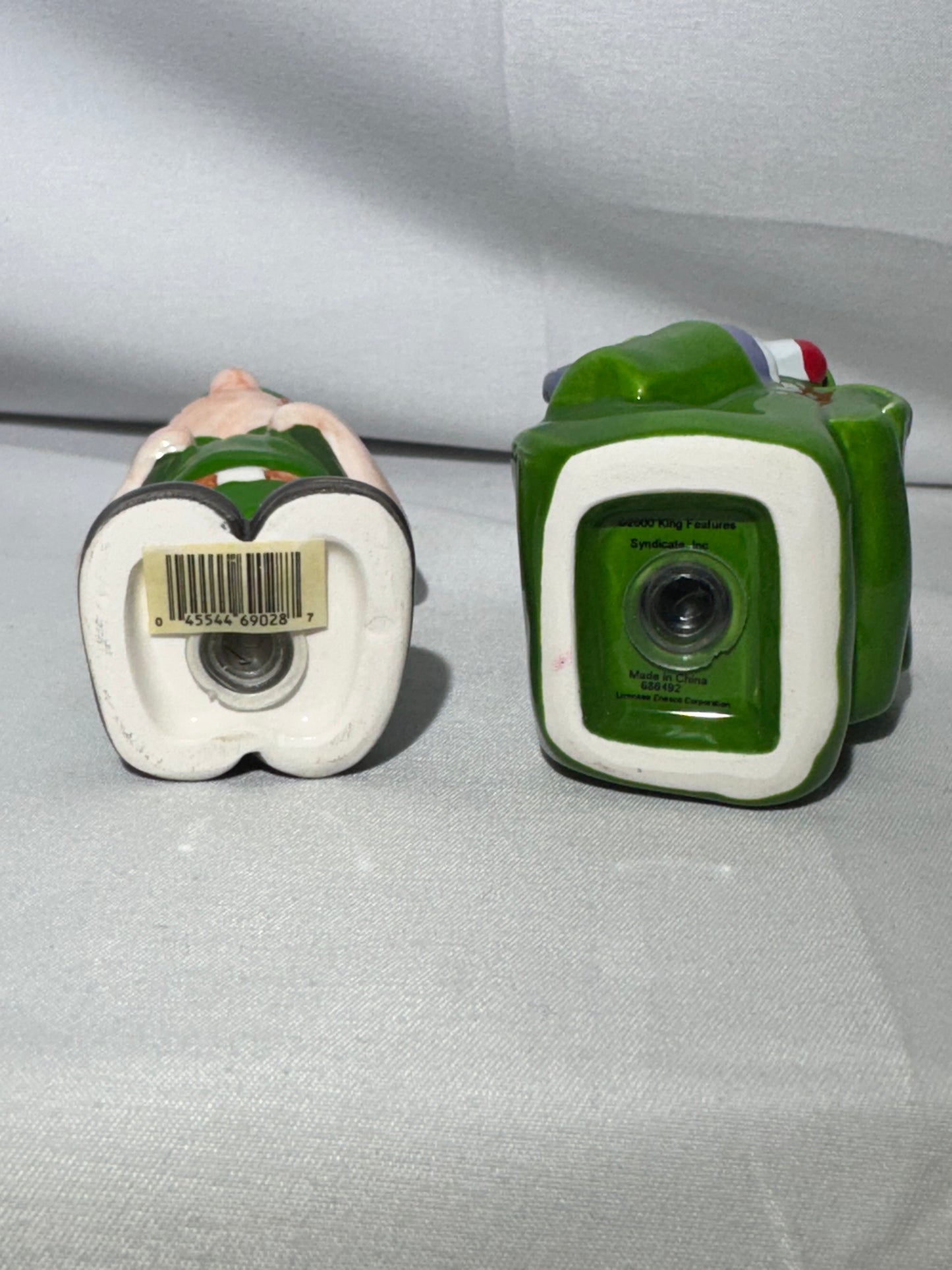 Beetle Bailey-salt and pepper shakers - Enesco - item number 686492