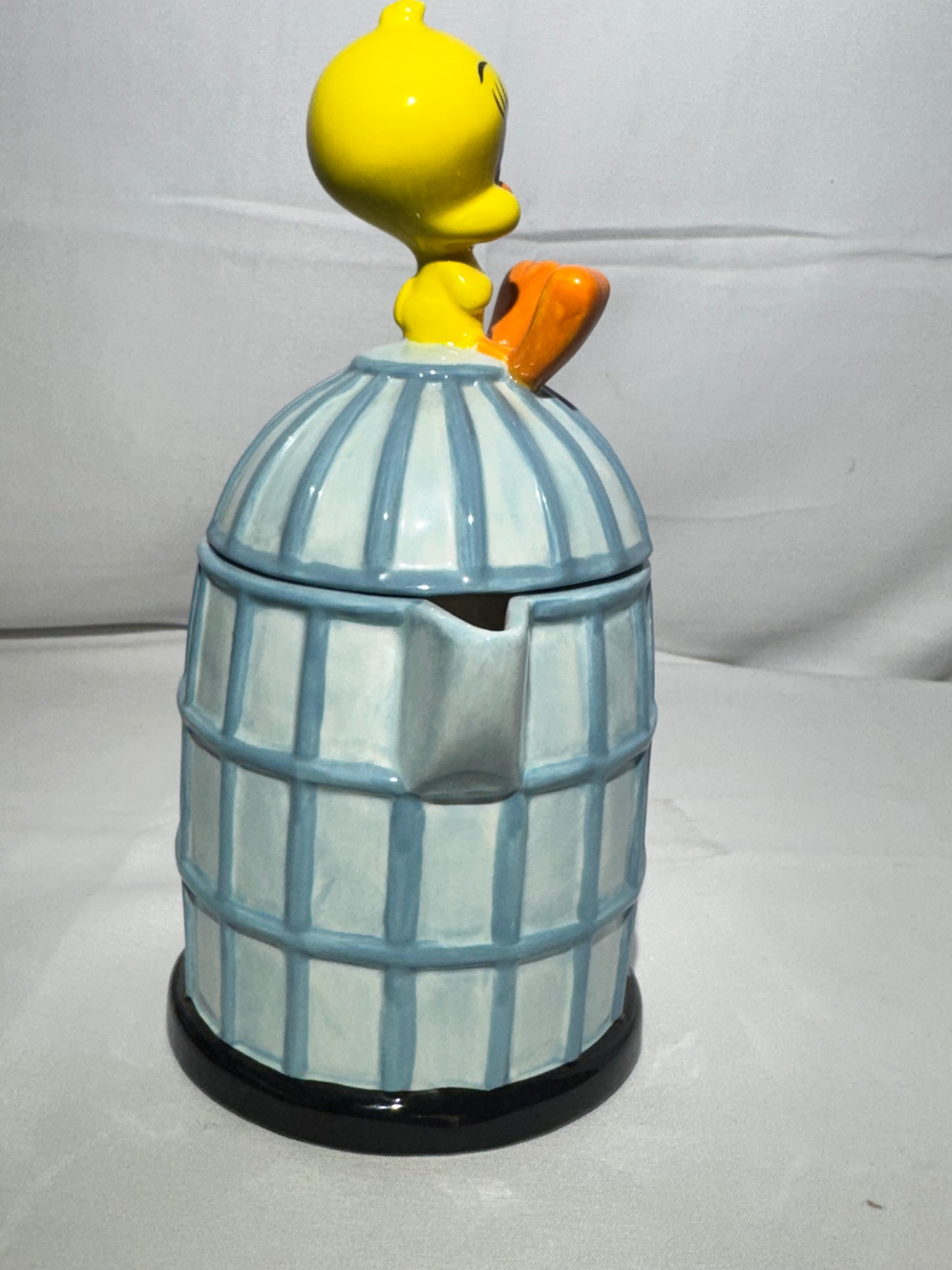 Tweety Bird and Sylvester- Sugar and Creamer set - Looney Tunes- Warner Brothers - 1995