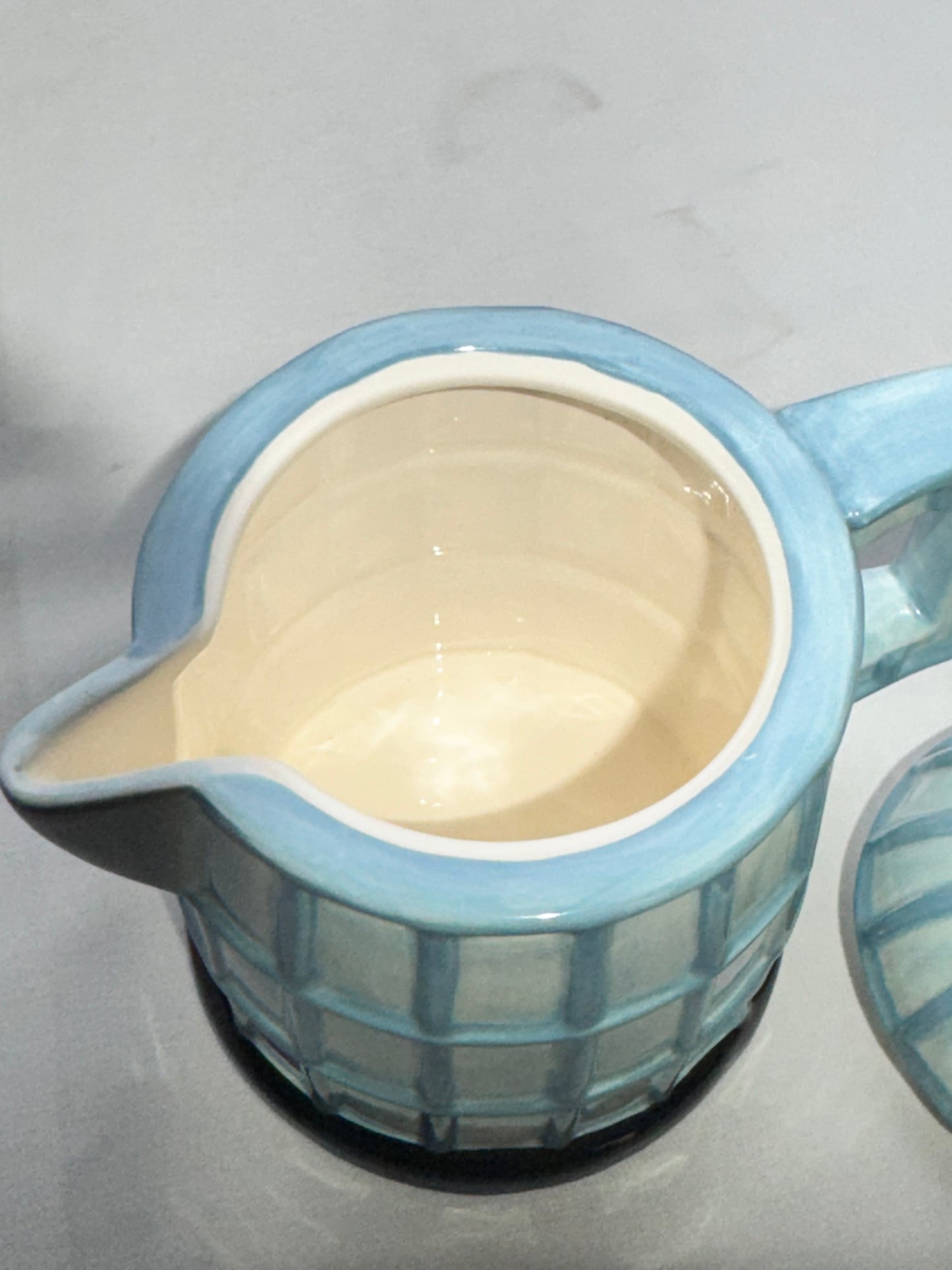 Tweety Bird and Sylvester- Sugar and Creamer set - Looney Tunes- Warner Brothers - 1995