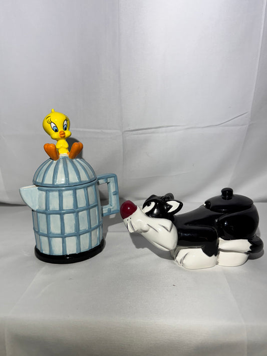 Tweety Bird and Sylvester- Sugar and Creamer set - Looney Tunes- Warner Brothers - 1995