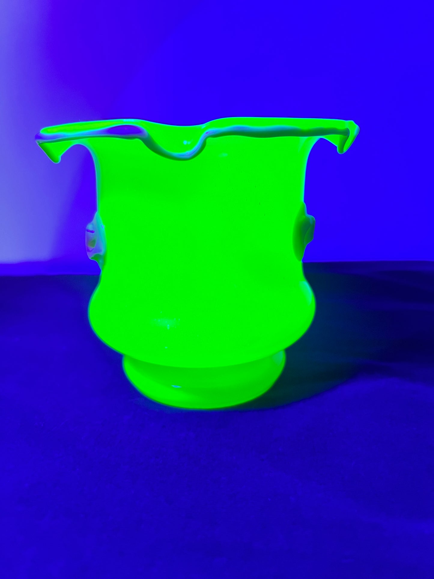 Uranium-Venini- Green- Vase-1950’s-Glass