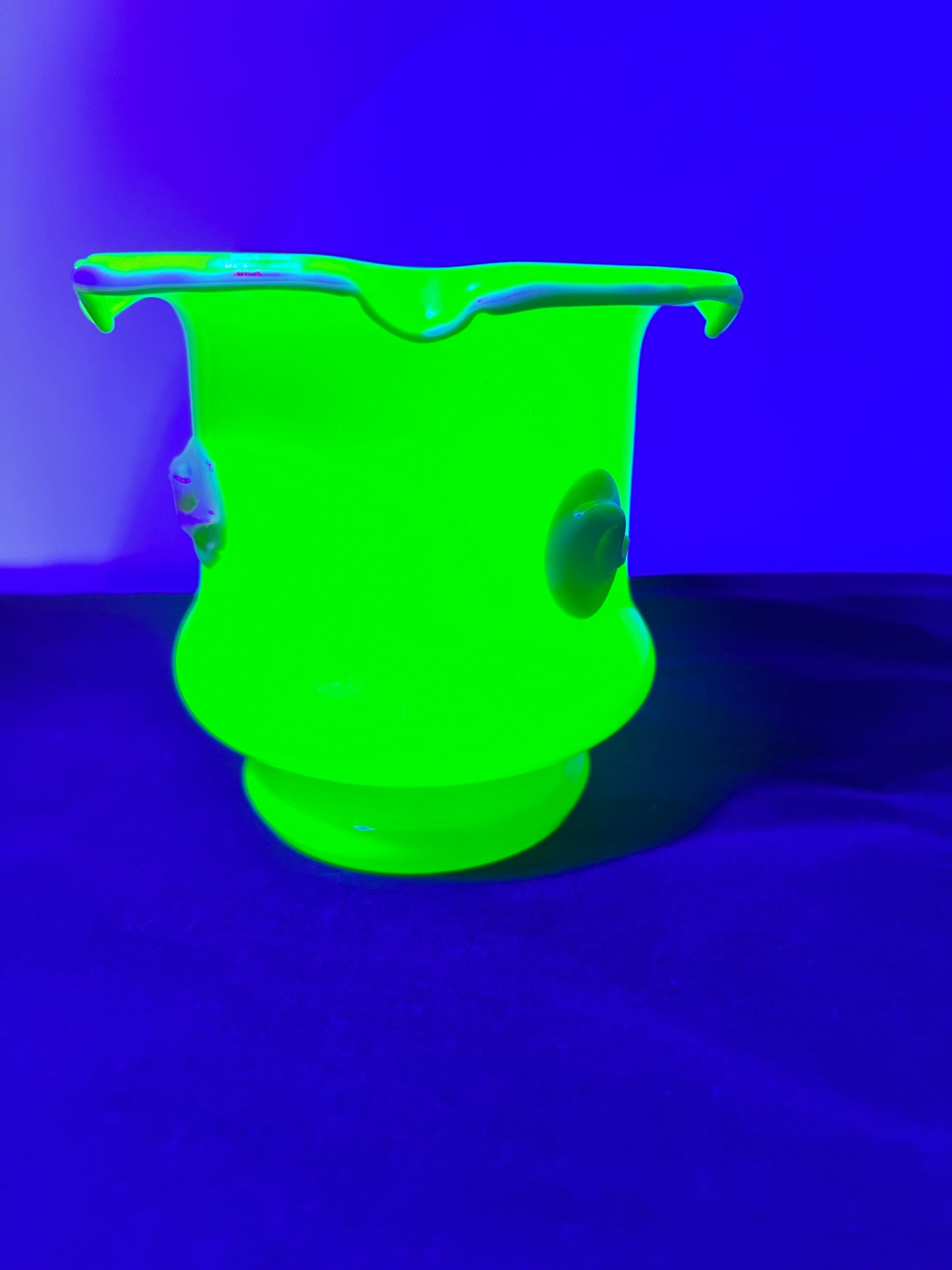 Uranium-Venini- Green- Vase-1950’s-Glass