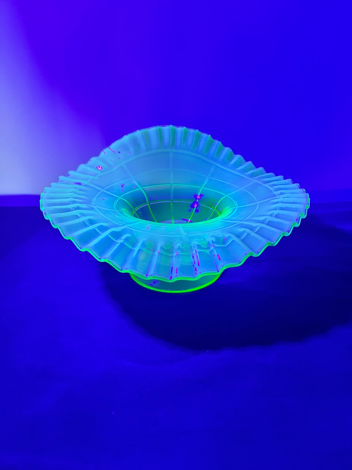 Uranium- Fenton- Ruffled footed-Bowl