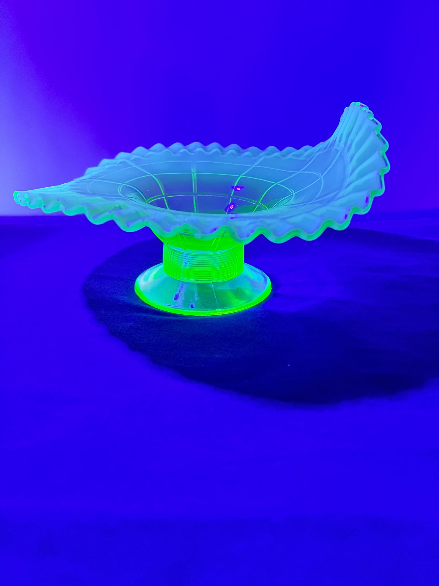 Uranium- Fenton- Ruffled footed-Bowl