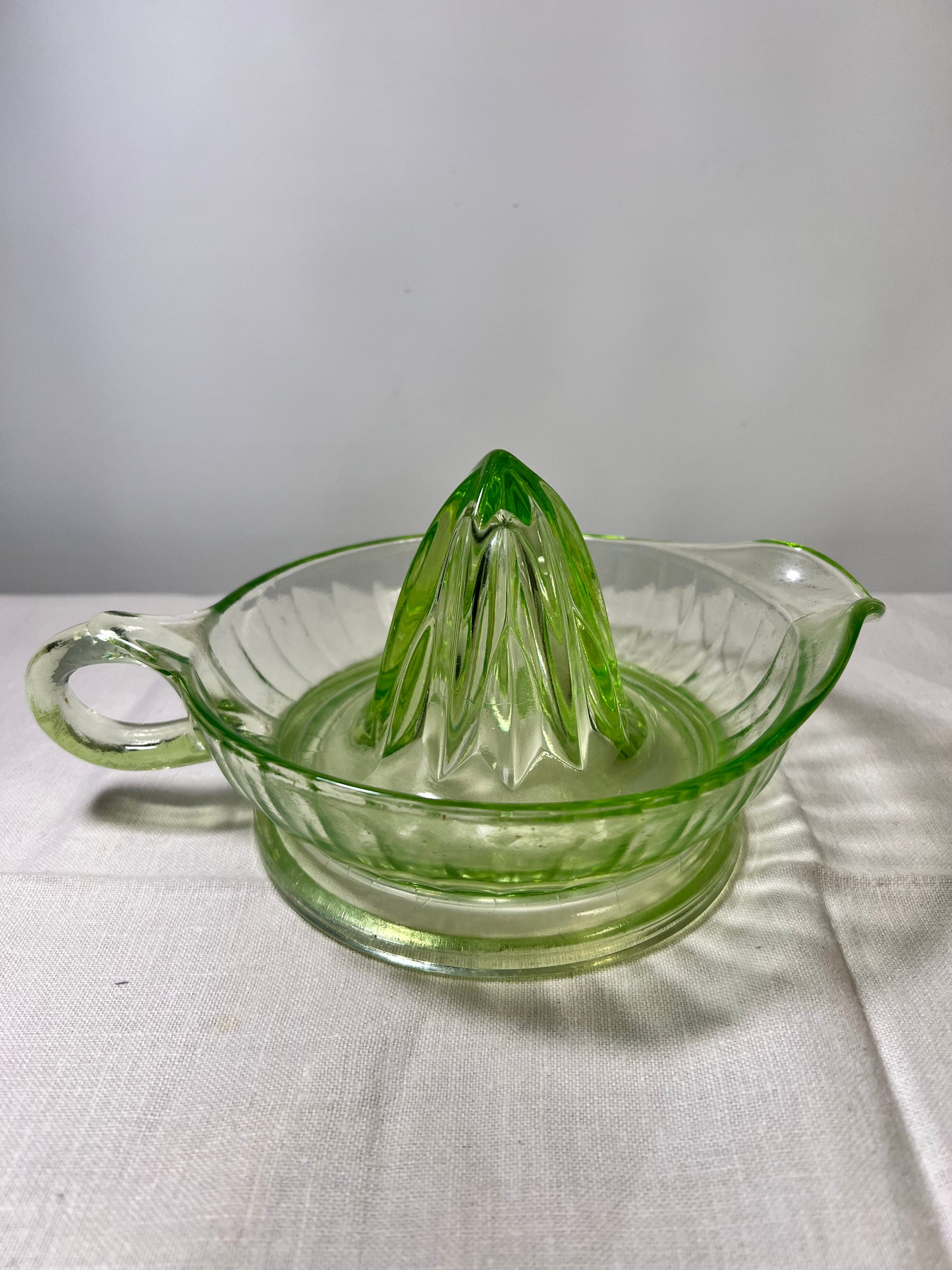 Uranium- Juicer-Anchor Hawkings-Glass ware