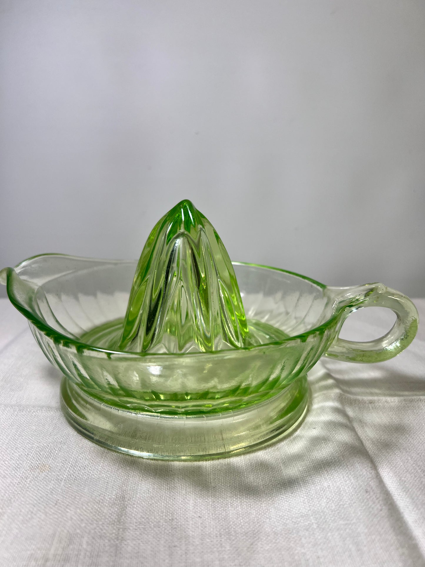 Uranium- Juicer-Anchor Hawkings-Glass ware