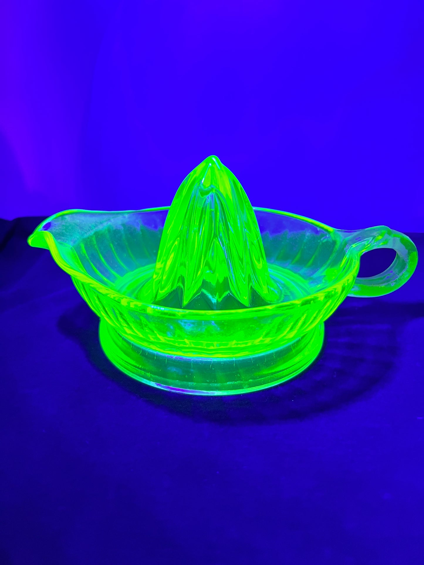 Uranium- Juicer-Anchor Hawkings-Glass ware