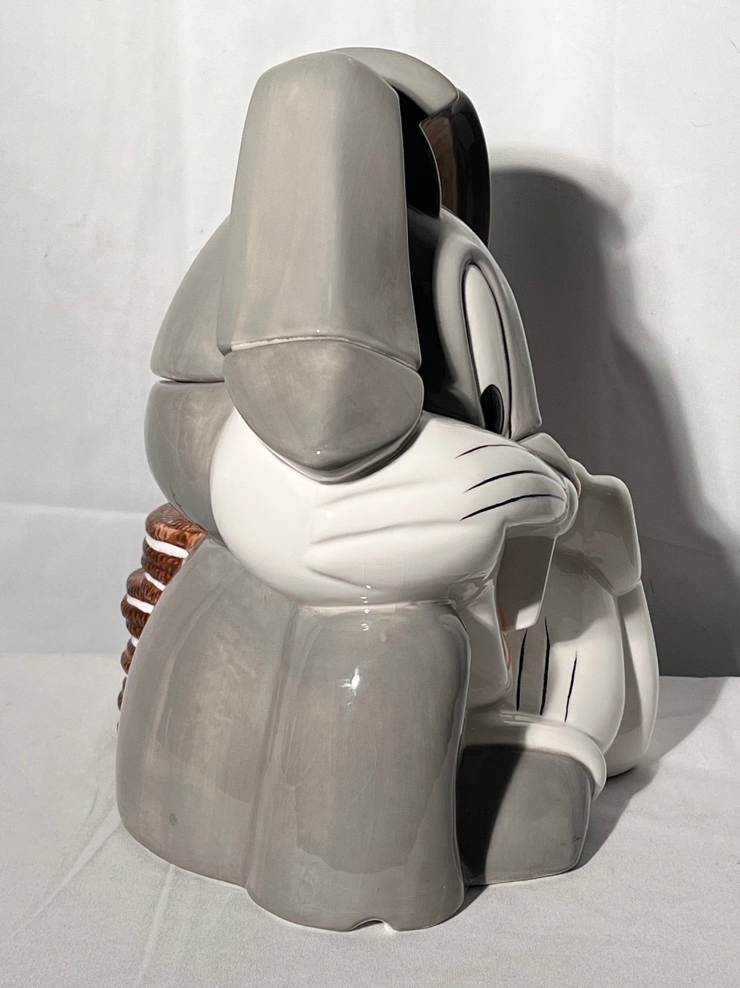 Bugs Bunny with Oreos - 11 1/2” Cookie Jar - looney tunes – Gibson houseware – Warner Brothers – 2000