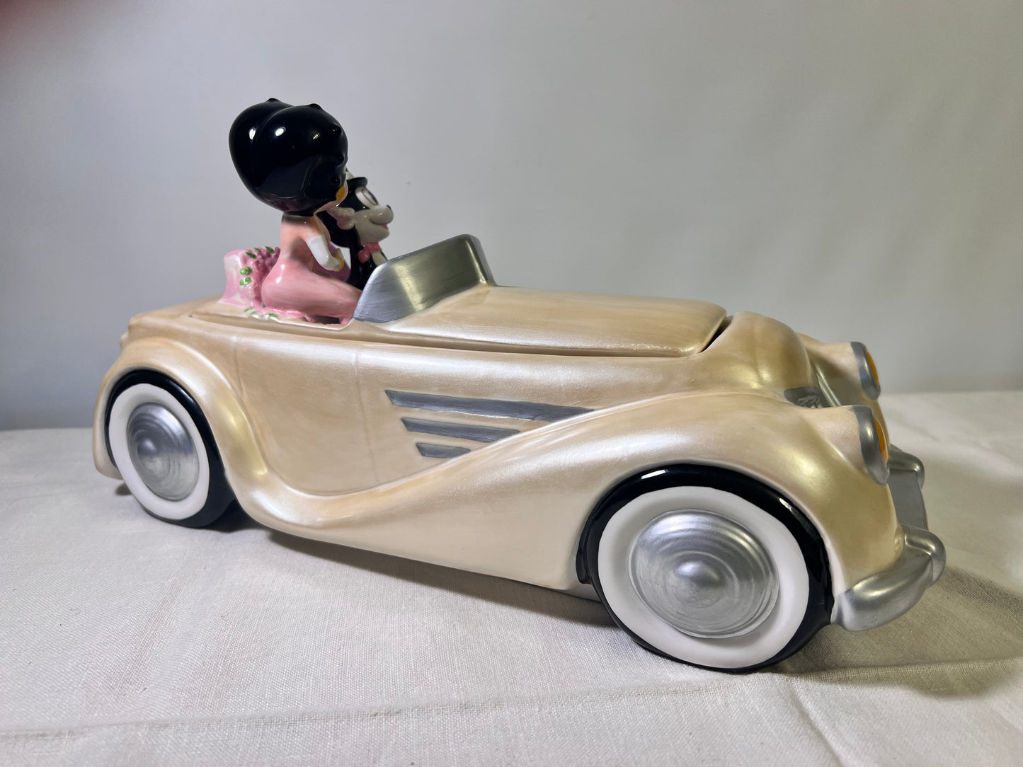 Betty Boop- Bed of Roses Limo- Trinket Box- limited edition 1086/3600-King Feature 2000