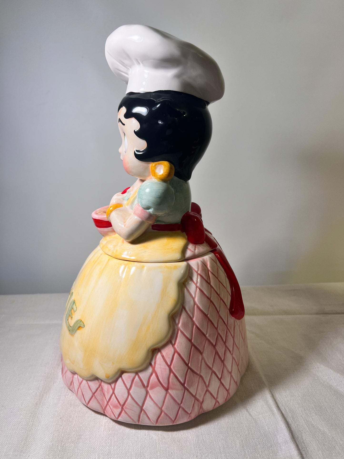 Betty Boop - Baking- 1995 - Cookie Jar- Vandor- Hand painted