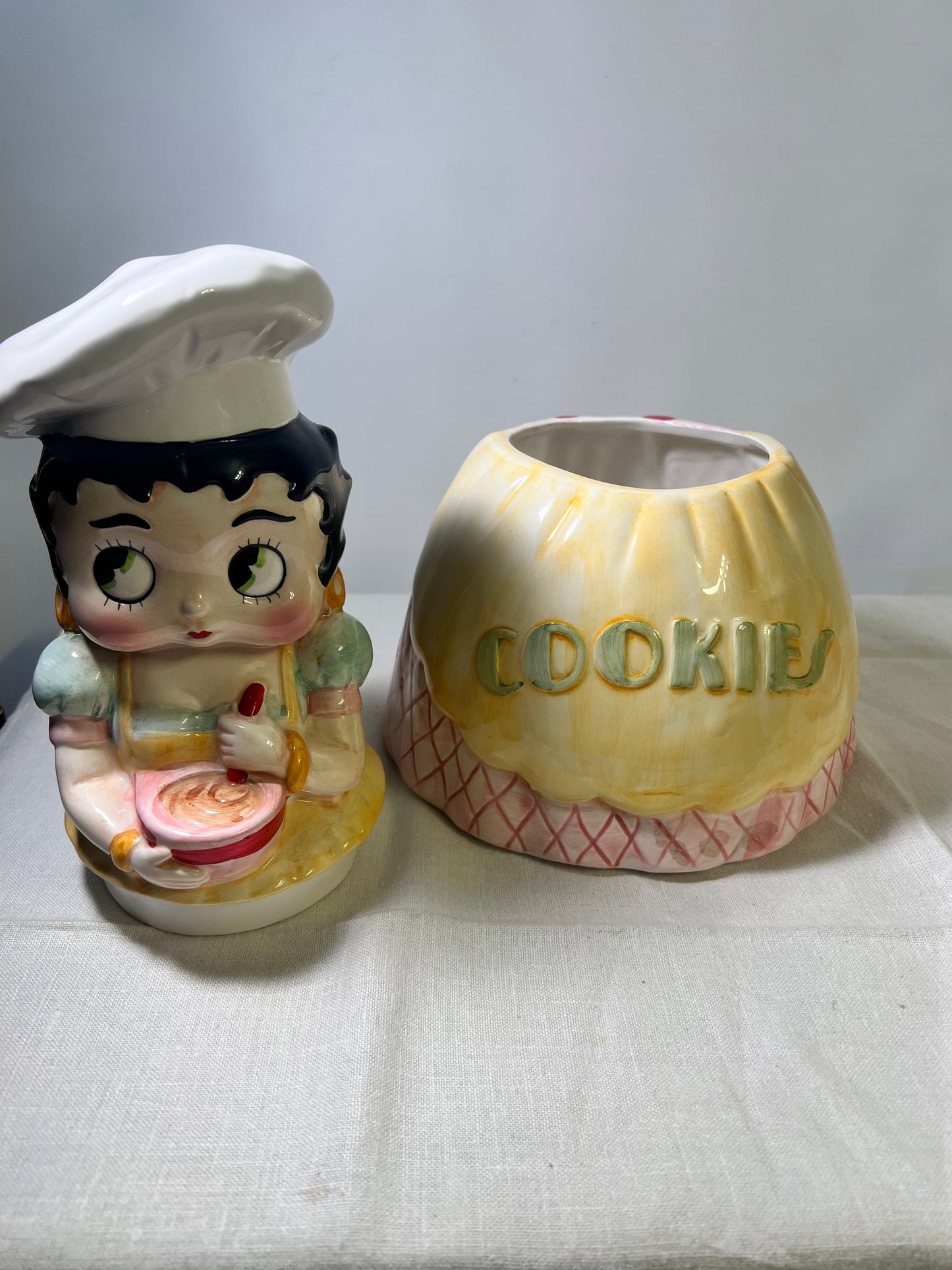 Betty Boop - Baking- 1995 - Cookie Jar- Vandor- Hand painted