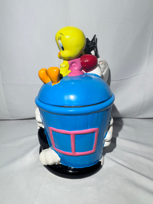 Sylvester and Tweety Bird - Cookie Jar - Hand Painted - Looney Tunes-1998 - Warner Brothers