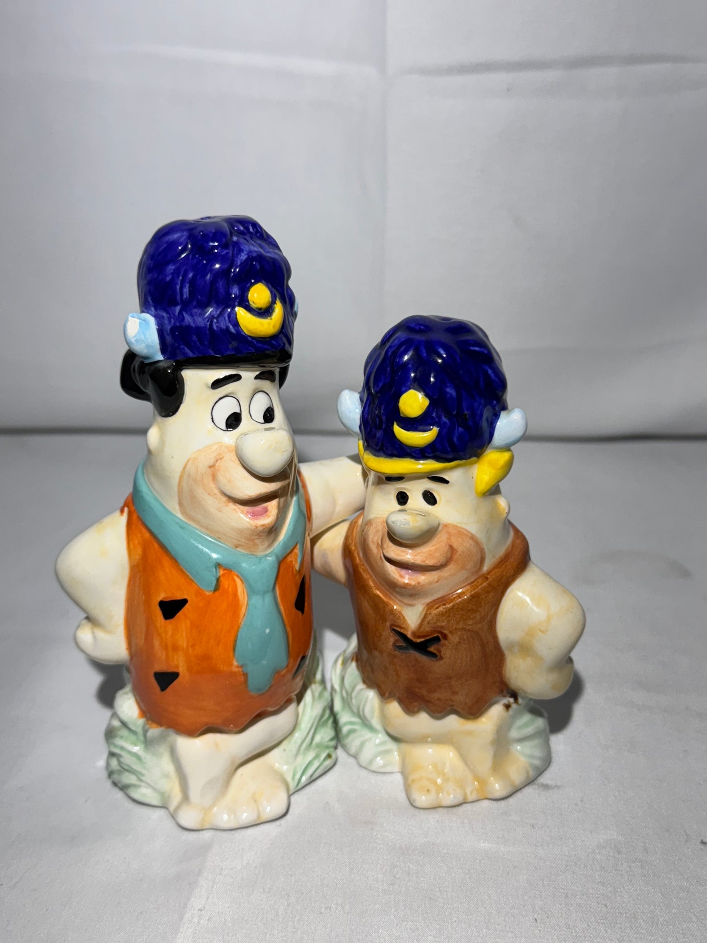 Fred Flintstone and Barney Rubble - Salt and Pepper - Hanna Barbera- Cartoon - Water Buffalos