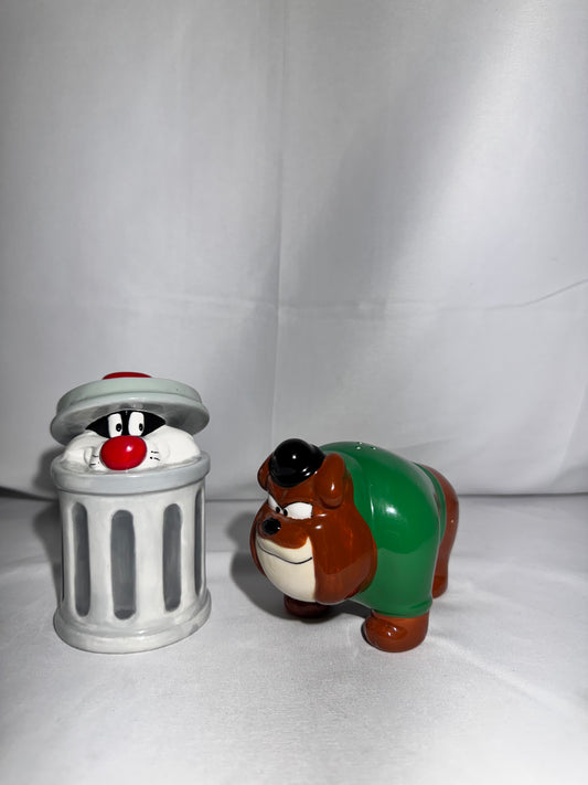 Sylvester and Spike - Salt and Pepper Shakers- Looney Tunes- Warner Brothers