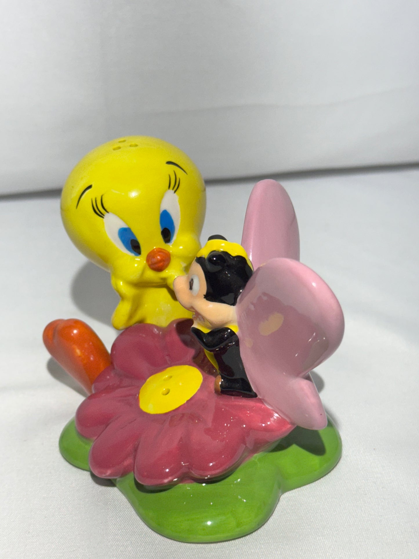 Tweety Bird and Butterfly - magnetic salt and pepper￼- Looney Tunes-Warner Brothers-item number 13878-Westland giftware